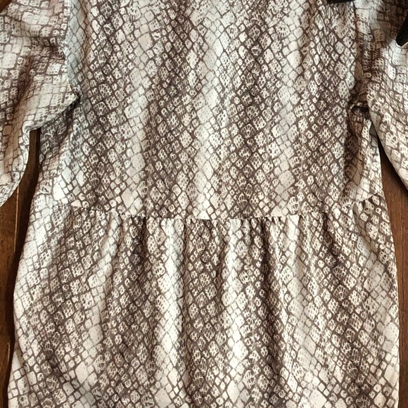 Apt. 9 Long Sleeve Snakeskin Print Blouse - Picture 8 of 11